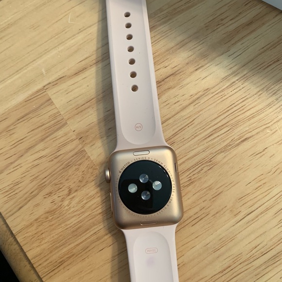 Series 3 Rose Gold Apple Watch 38mm - Picture 3 of 3